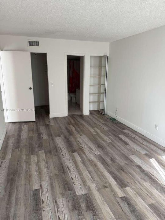 For Rent: $1,700 (1 beds, 1 baths, 740 Square Feet)