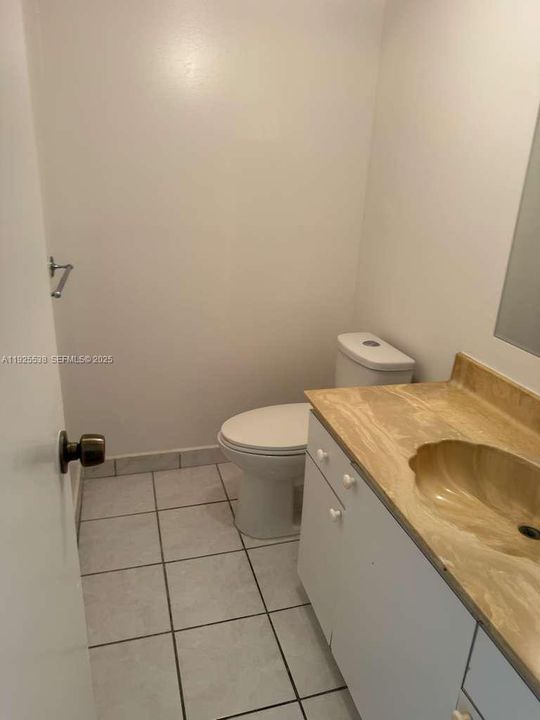 For Rent: $1,700 (1 beds, 1 baths, 740 Square Feet)