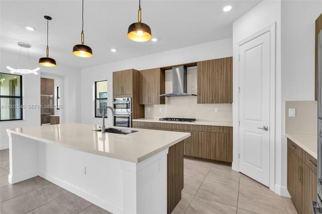 For Sale: $1,480,000 (5 beds, 5 baths, 4255 Square Feet)