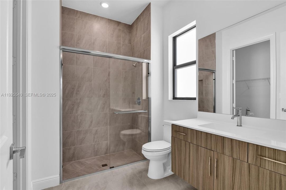 For Sale: $1,480,000 (5 beds, 5 baths, 4255 Square Feet)