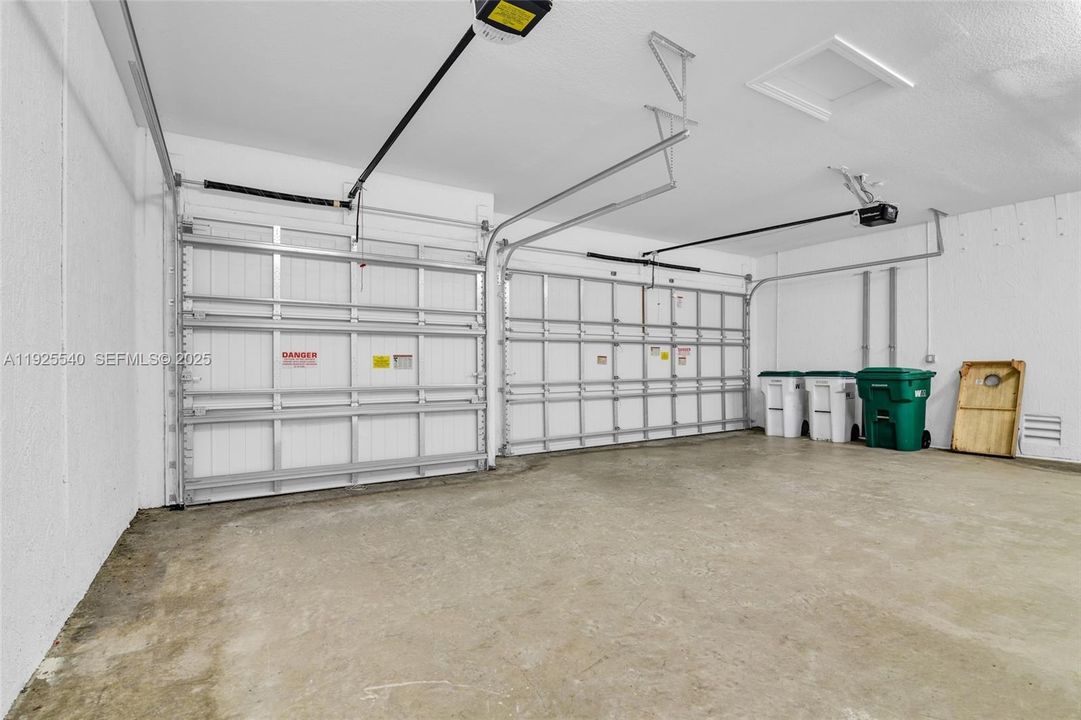 For Sale: $1,480,000 (5 beds, 5 baths, 4255 Square Feet)