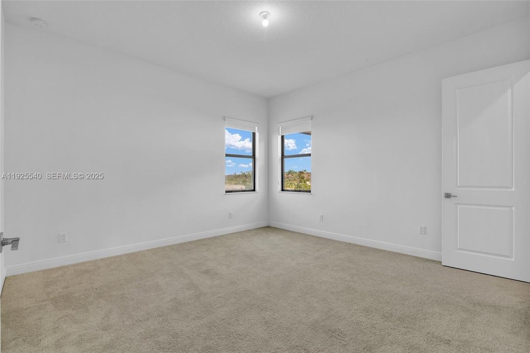 For Sale: $1,480,000 (5 beds, 5 baths, 4255 Square Feet)