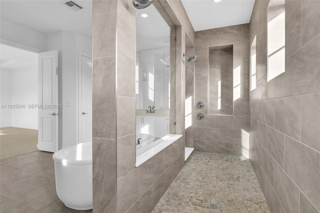 For Sale: $1,480,000 (5 beds, 5 baths, 4255 Square Feet)