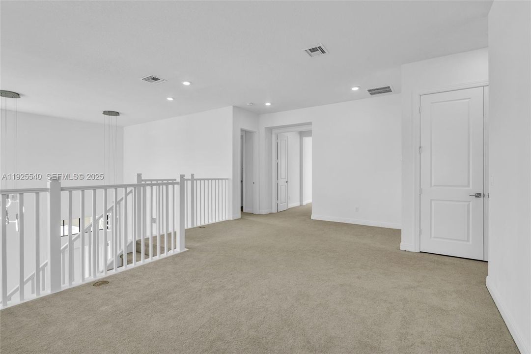 For Sale: $1,480,000 (5 beds, 5 baths, 4255 Square Feet)