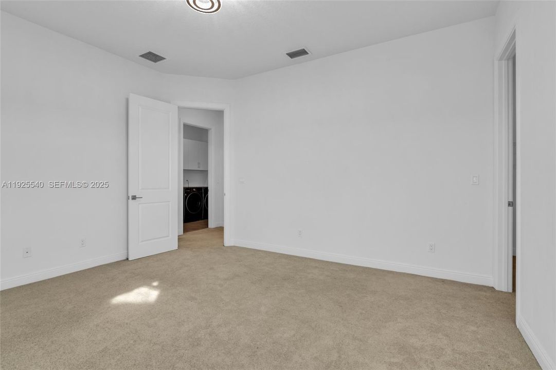 For Sale: $1,480,000 (5 beds, 5 baths, 4255 Square Feet)