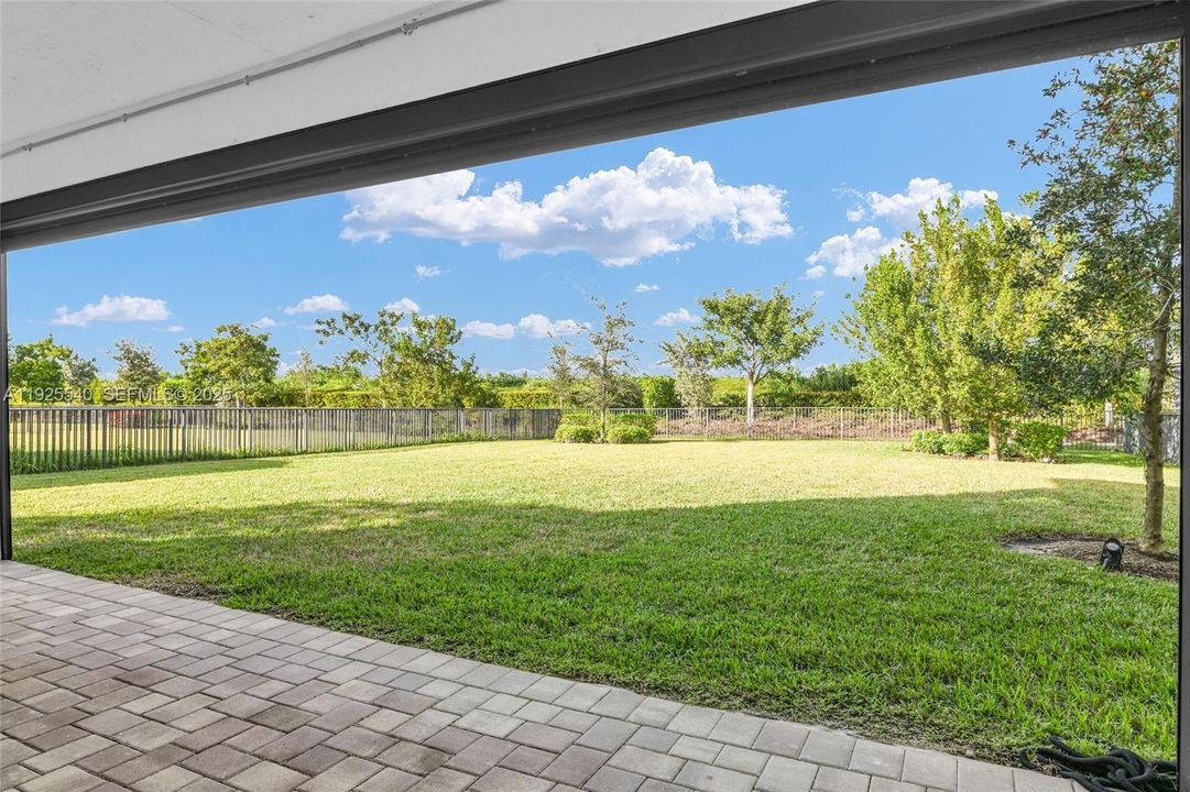 For Sale: $1,480,000 (5 beds, 5 baths, 4255 Square Feet)