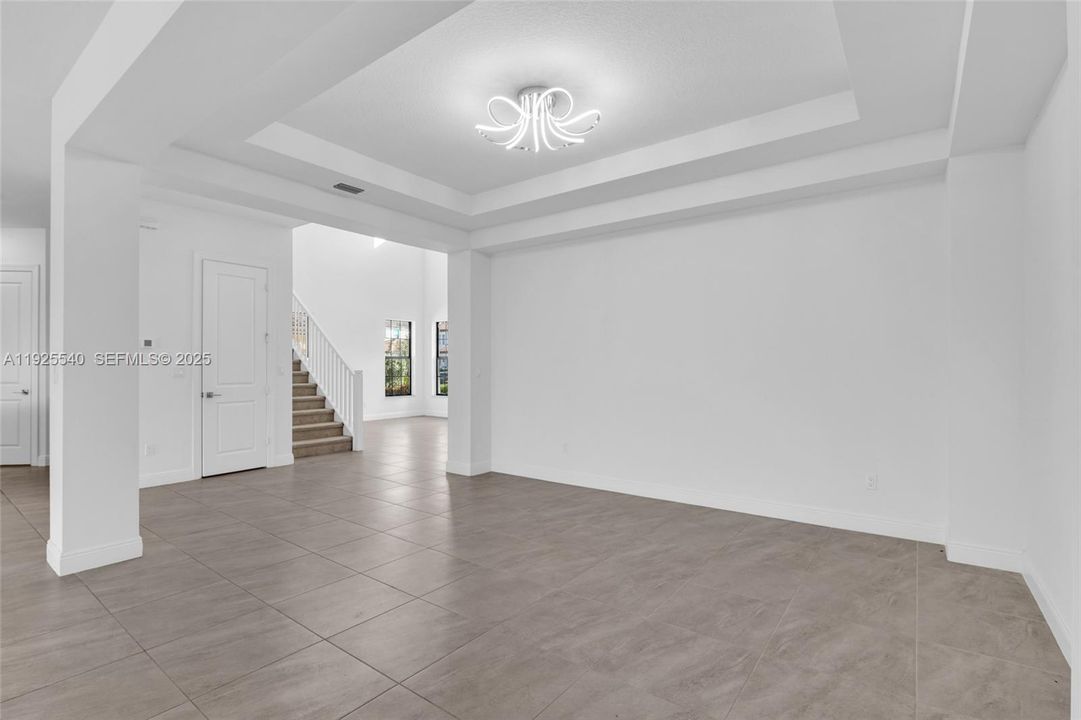 For Sale: $1,480,000 (5 beds, 5 baths, 4255 Square Feet)