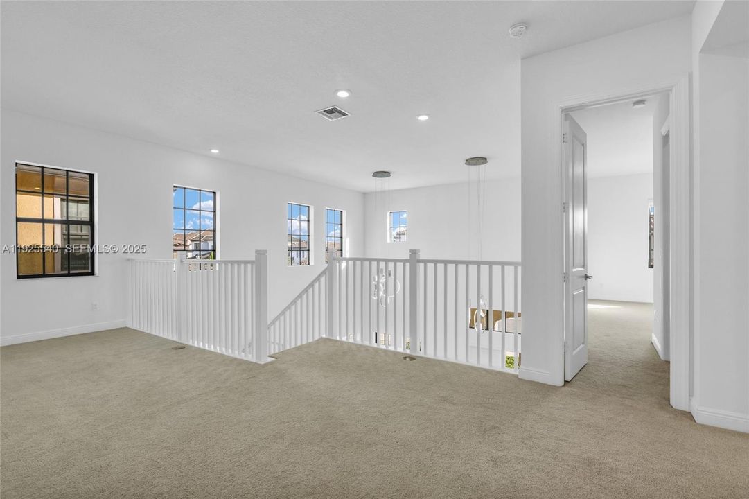 For Sale: $1,480,000 (5 beds, 5 baths, 4255 Square Feet)