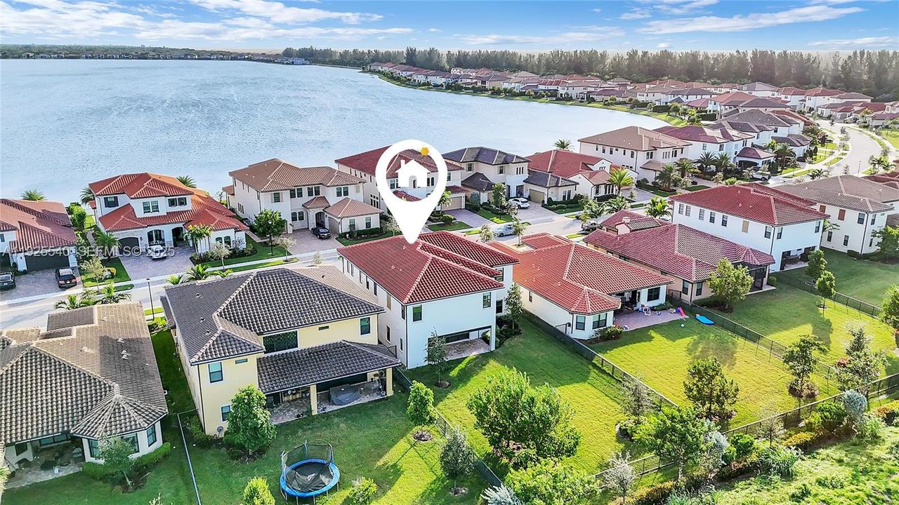 For Sale: $1,480,000 (5 beds, 5 baths, 4255 Square Feet)