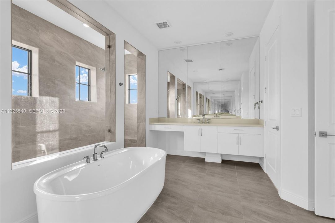 For Sale: $1,480,000 (5 beds, 5 baths, 4255 Square Feet)