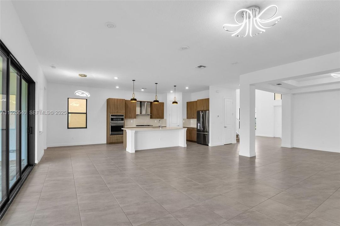 For Sale: $1,480,000 (5 beds, 5 baths, 4255 Square Feet)