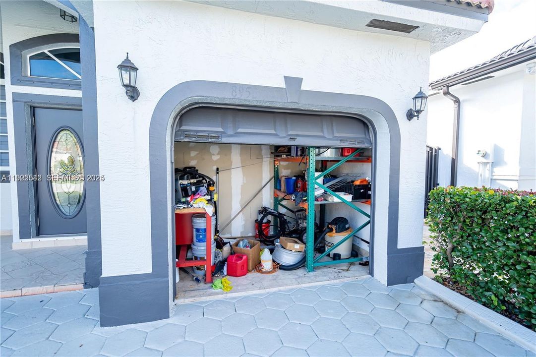 待售: $700,000 (3 贝兹, 2 浴室, 1738 平方英尺)