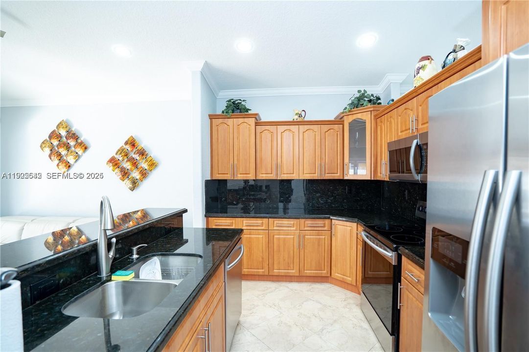 待售: $700,000 (3 贝兹, 2 浴室, 1738 平方英尺)