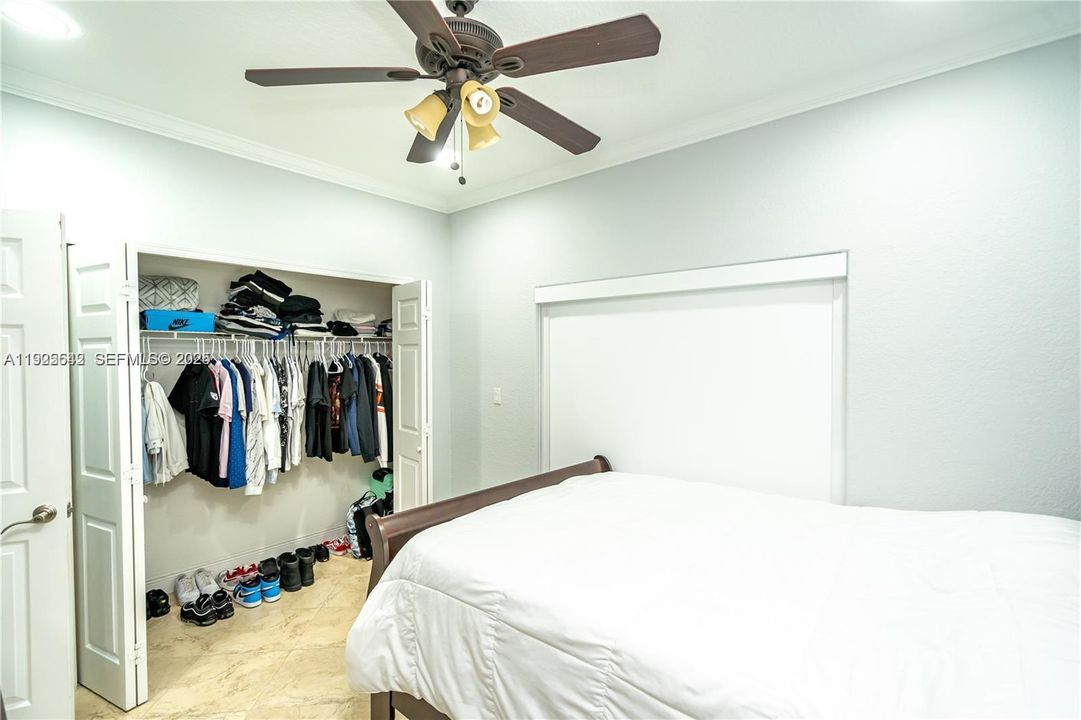 待售: $700,000 (3 贝兹, 2 浴室, 1738 平方英尺)