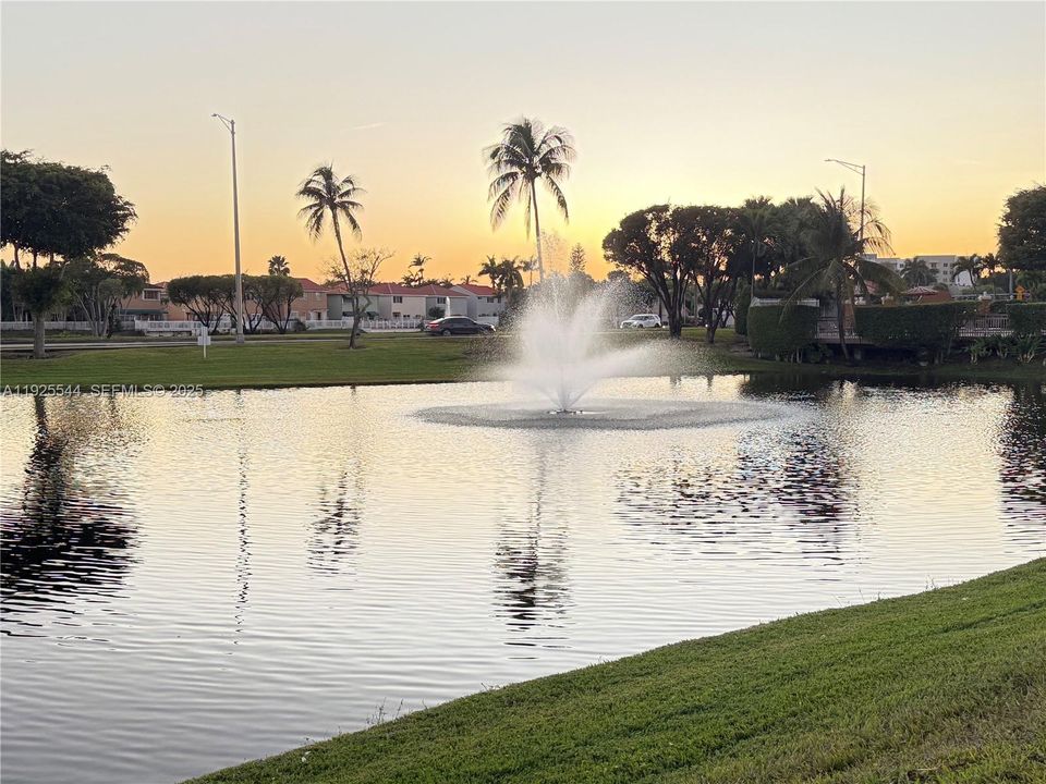 出租: $2,200 (1 贝兹, 2 浴室, 800 平方英尺)