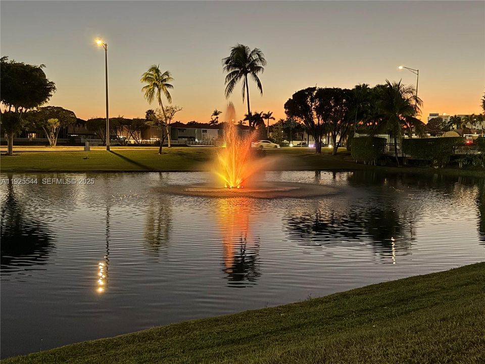 出租: $2,200 (1 贝兹, 2 浴室, 800 平方英尺)