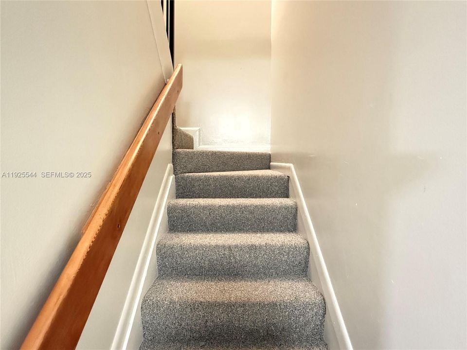 出租: $2,200 (1 贝兹, 2 浴室, 800 平方英尺)