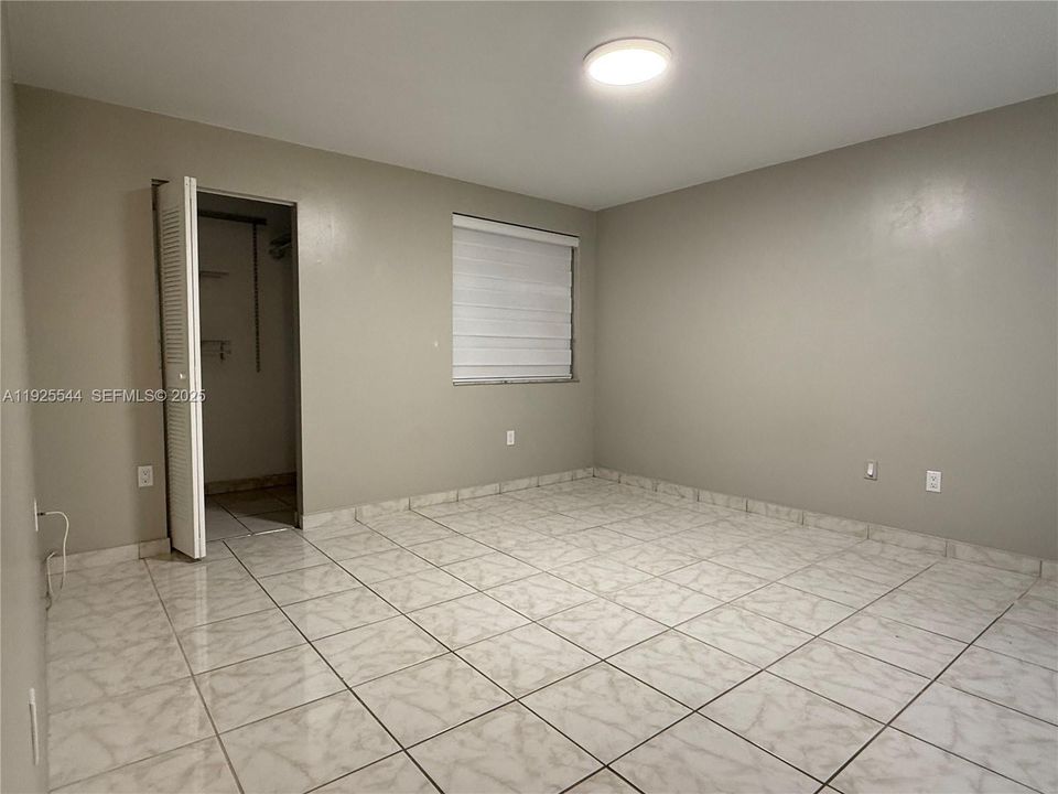 出租: $2,200 (1 贝兹, 2 浴室, 800 平方英尺)