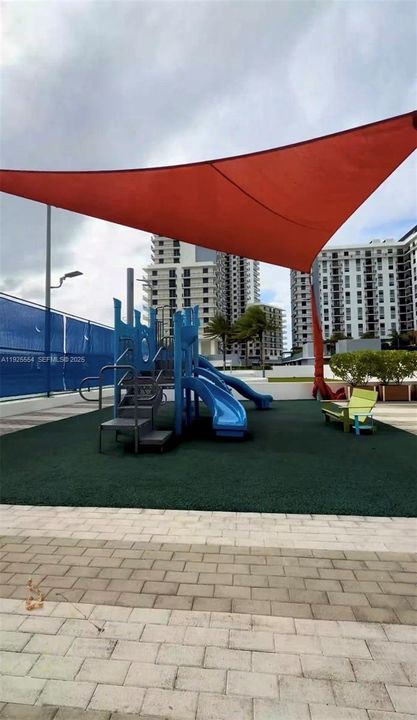 En Venta: $1,700,000 (4 camas, 4 baños, 1123 Pies cuadrados)