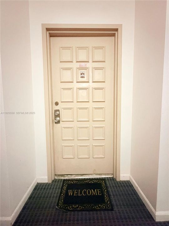 待售: $119,999 (1 贝兹, 1 浴室, 735 平方英尺)