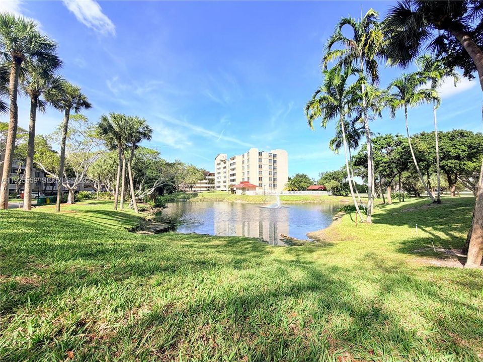 待售: $119,999 (1 贝兹, 1 浴室, 735 平方英尺)