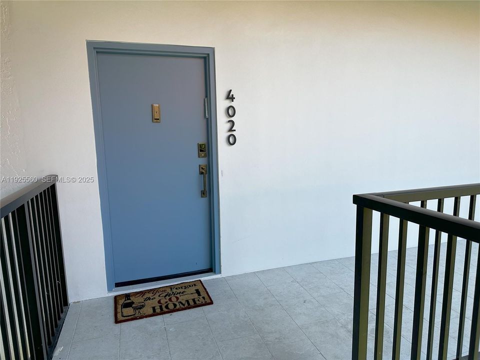 For Rent: $4,700 (2 beds, 2 baths, 1450 Square Feet)