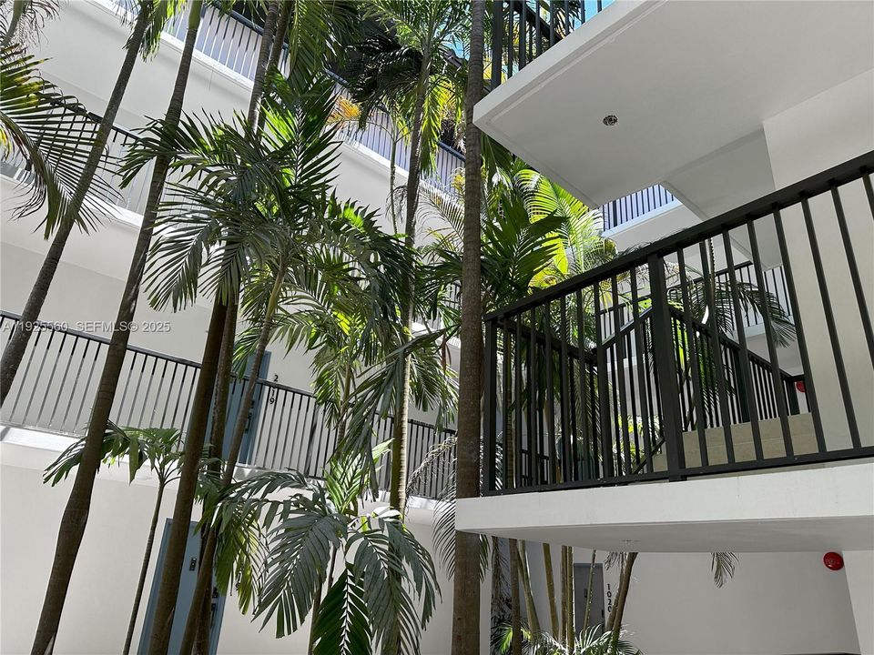 For Rent: $4,700 (2 beds, 2 baths, 1450 Square Feet)