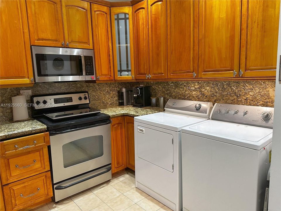 For Rent: $4,700 (2 beds, 2 baths, 1450 Square Feet)