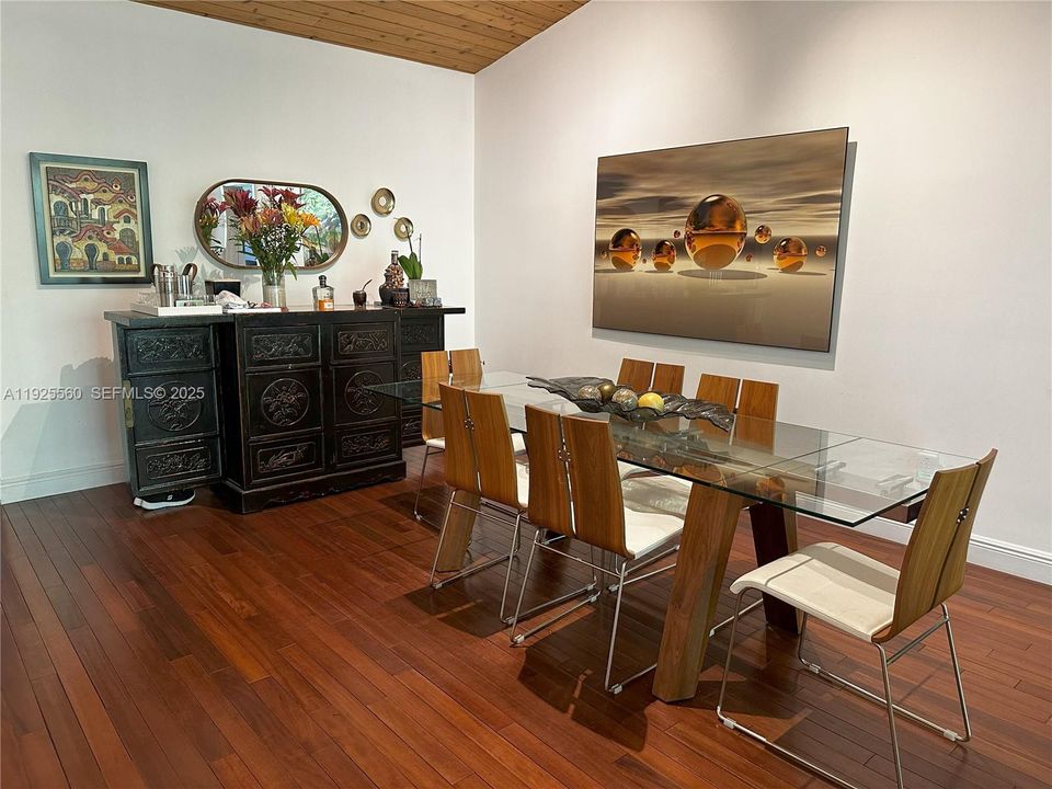 For Rent: $4,700 (2 beds, 2 baths, 1450 Square Feet)