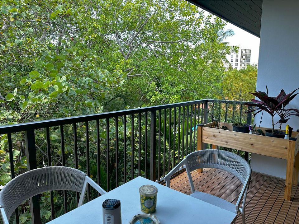 For Rent: $4,700 (2 beds, 2 baths, 1450 Square Feet)