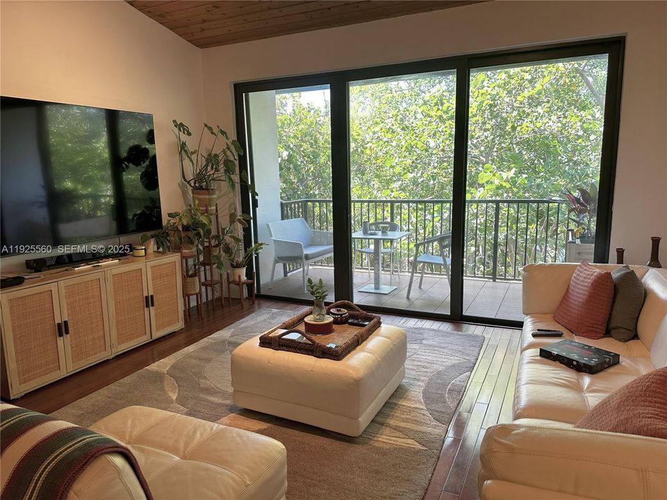 For Rent: $4,700 (2 beds, 2 baths, 1450 Square Feet)