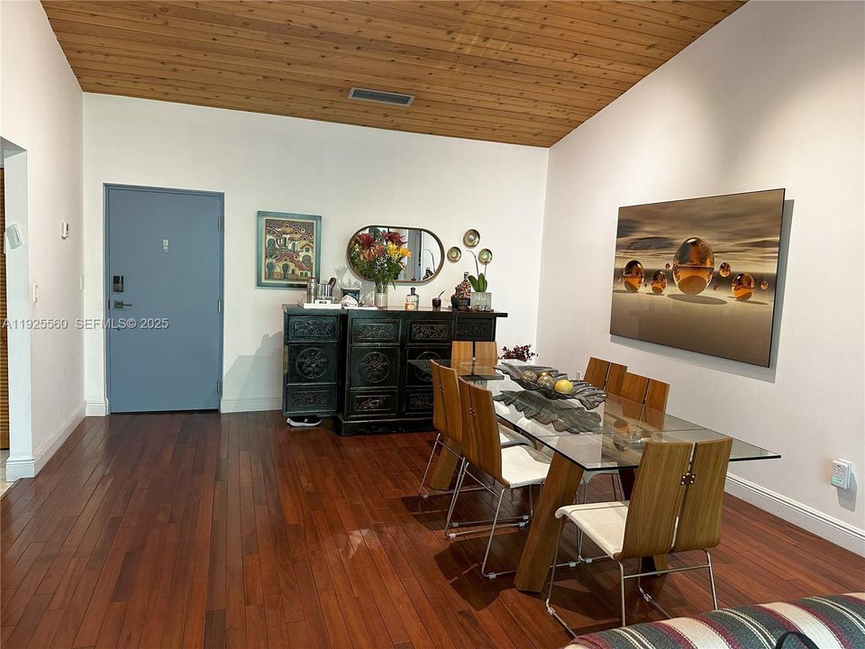 For Rent: $4,700 (2 beds, 2 baths, 1450 Square Feet)