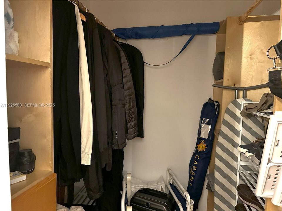 For Rent: $4,700 (2 beds, 2 baths, 1450 Square Feet)