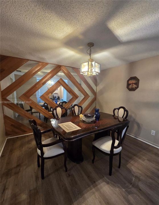 На продажу: $630,000 (4 спален, 2 ванн, 2462 Квадратных фут)