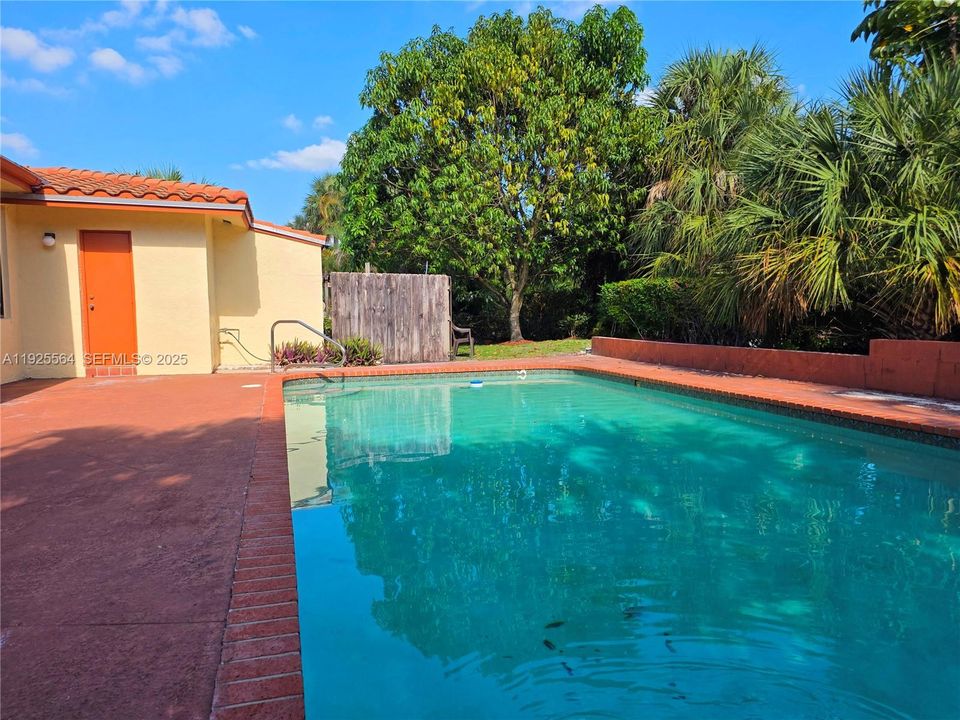 На продажу: $630,000 (4 спален, 2 ванн, 2462 Квадратных фут)