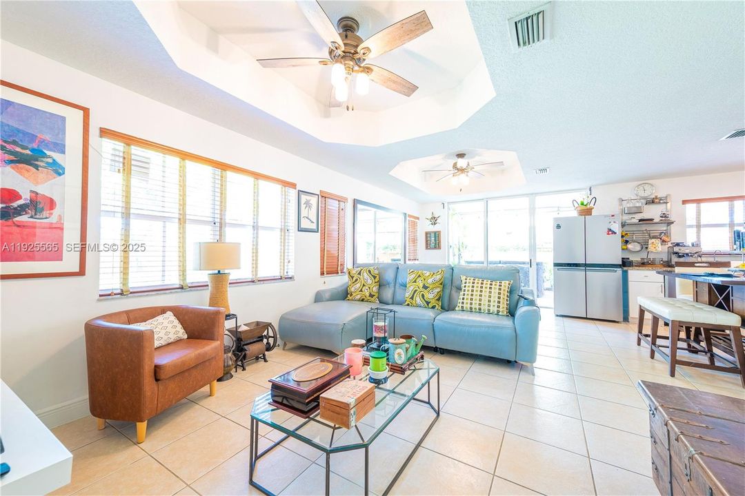 На продажу: $599,900 (3 спален, 2 ванн, 1518 Квадратных фут)