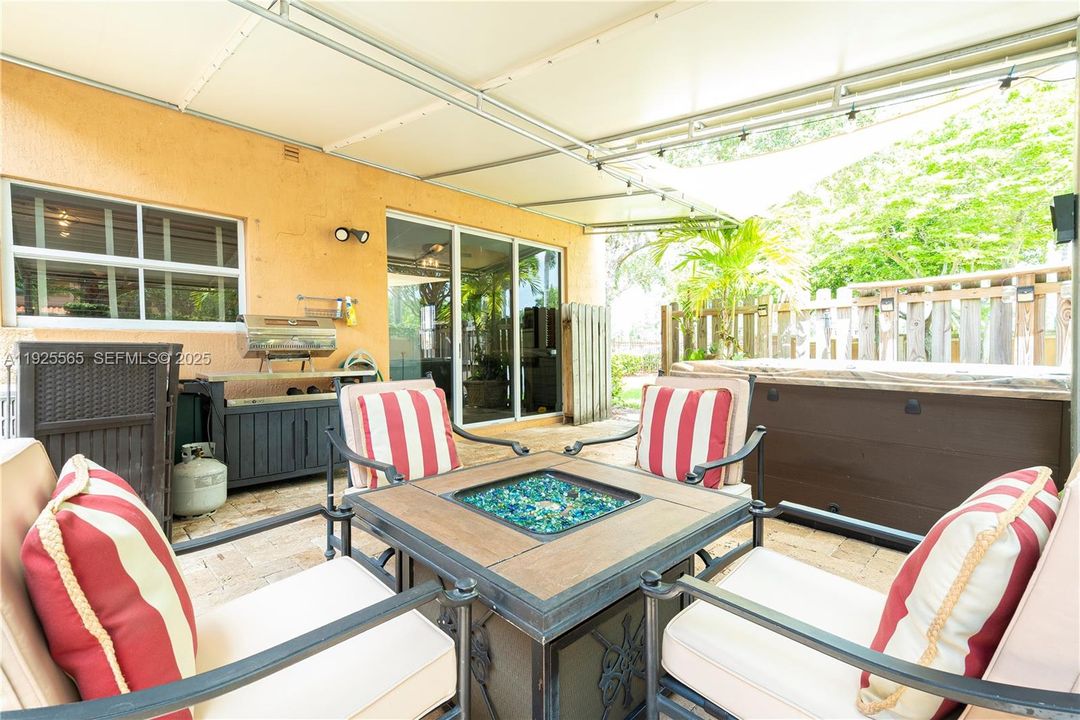 На продажу: $599,900 (3 спален, 2 ванн, 1518 Квадратных фут)