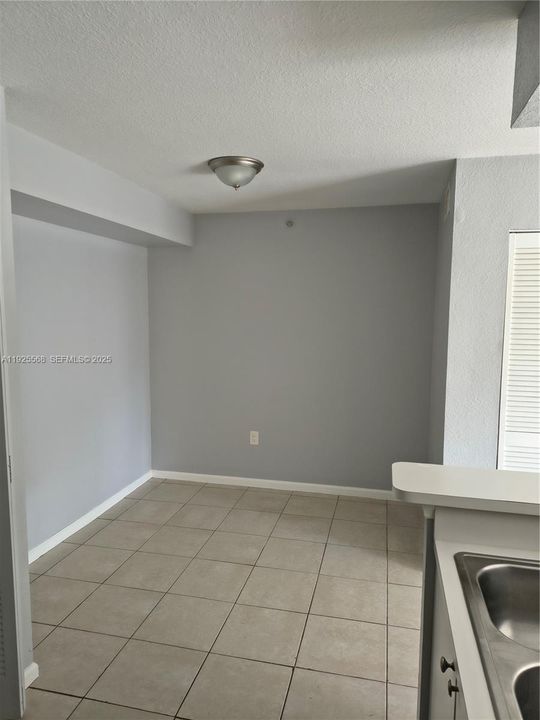 For Rent: $1,600 (1 beds, 1 baths, 650 Square Feet)