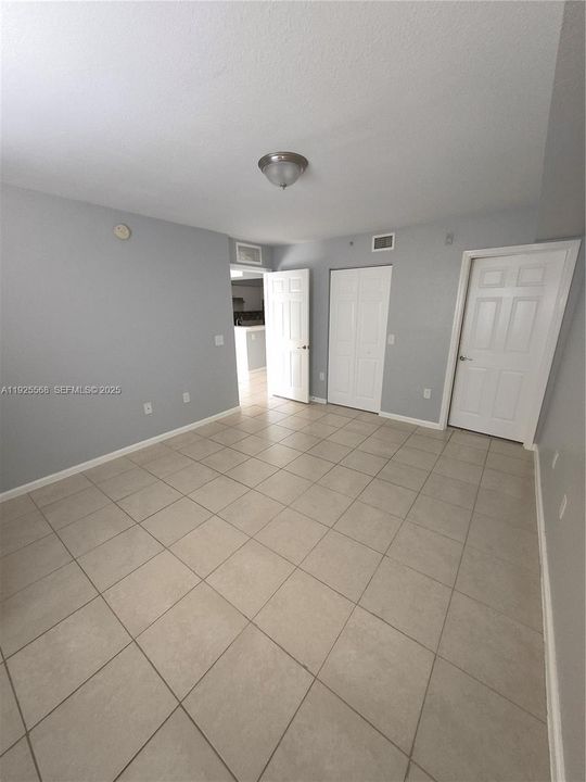 For Rent: $1,600 (1 beds, 1 baths, 650 Square Feet)
