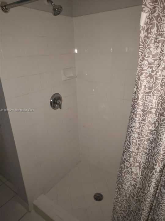 For Rent: $1,600 (1 beds, 1 baths, 650 Square Feet)