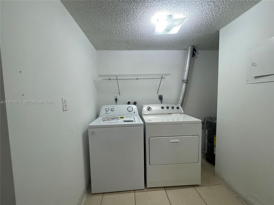 В аренду: $2,100 (1 спален, 1 ванн, 1149 Квадратных фут)