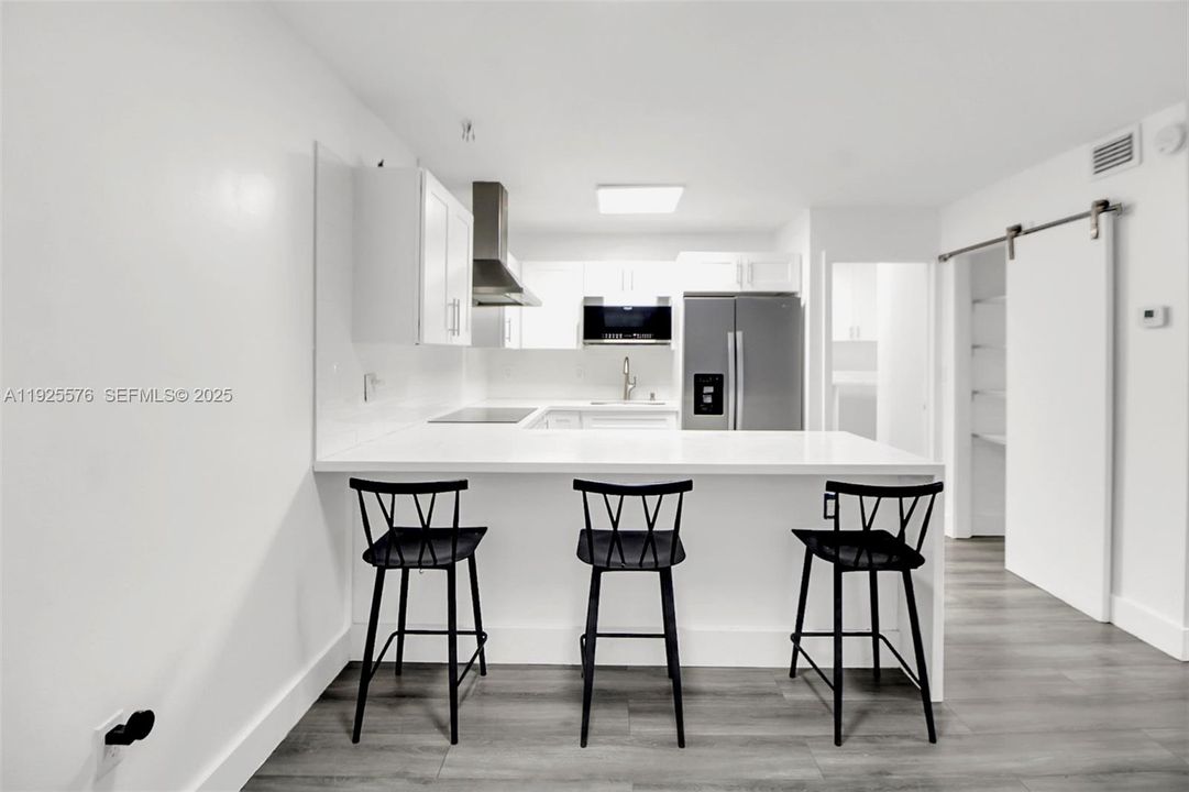 For Rent: $2,200 (2 beds, 1 baths, 639 Square Feet)