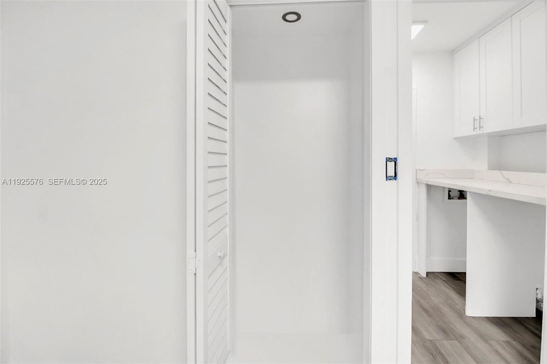 For Rent: $2,200 (2 beds, 1 baths, 639 Square Feet)