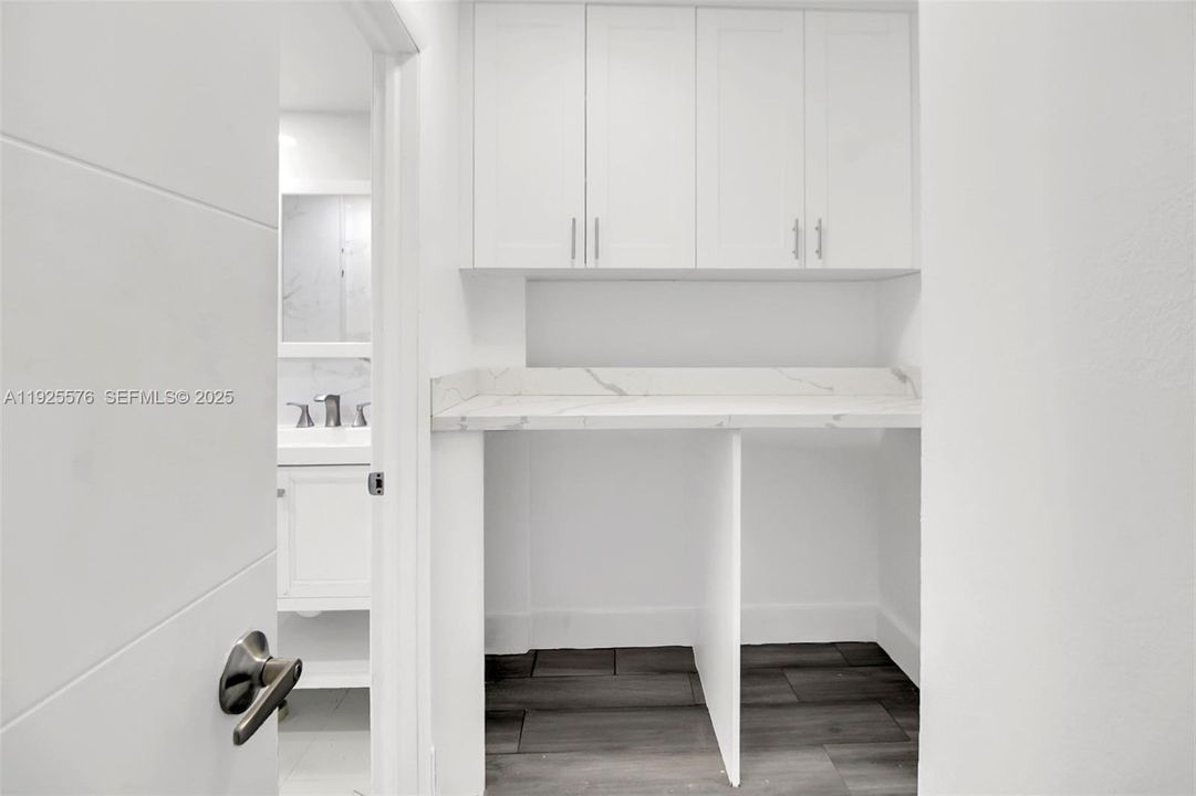 For Rent: $2,200 (2 beds, 1 baths, 639 Square Feet)