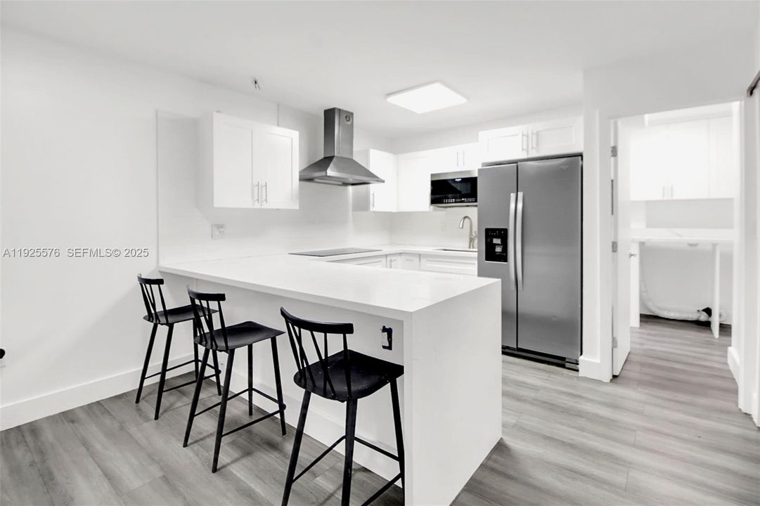 For Rent: $2,200 (2 beds, 1 baths, 639 Square Feet)