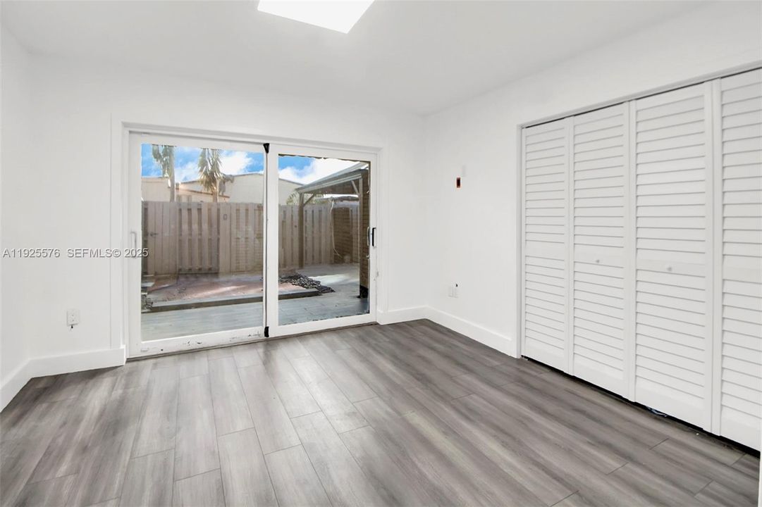 For Rent: $2,200 (2 beds, 1 baths, 639 Square Feet)