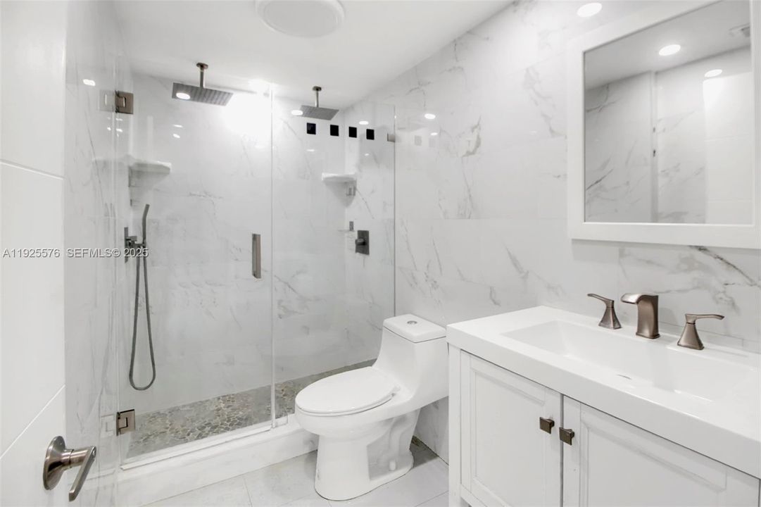 For Rent: $2,200 (2 beds, 1 baths, 639 Square Feet)