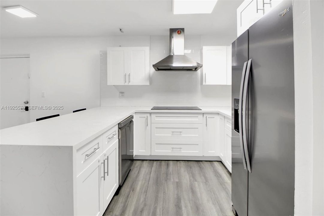 For Rent: $2,200 (2 beds, 1 baths, 639 Square Feet)