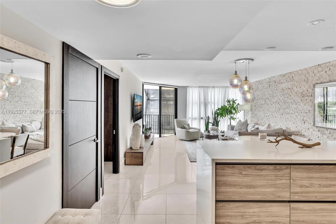 For Sale: $2,500,000 (1 beds, 1 baths, 1064 Square Feet)