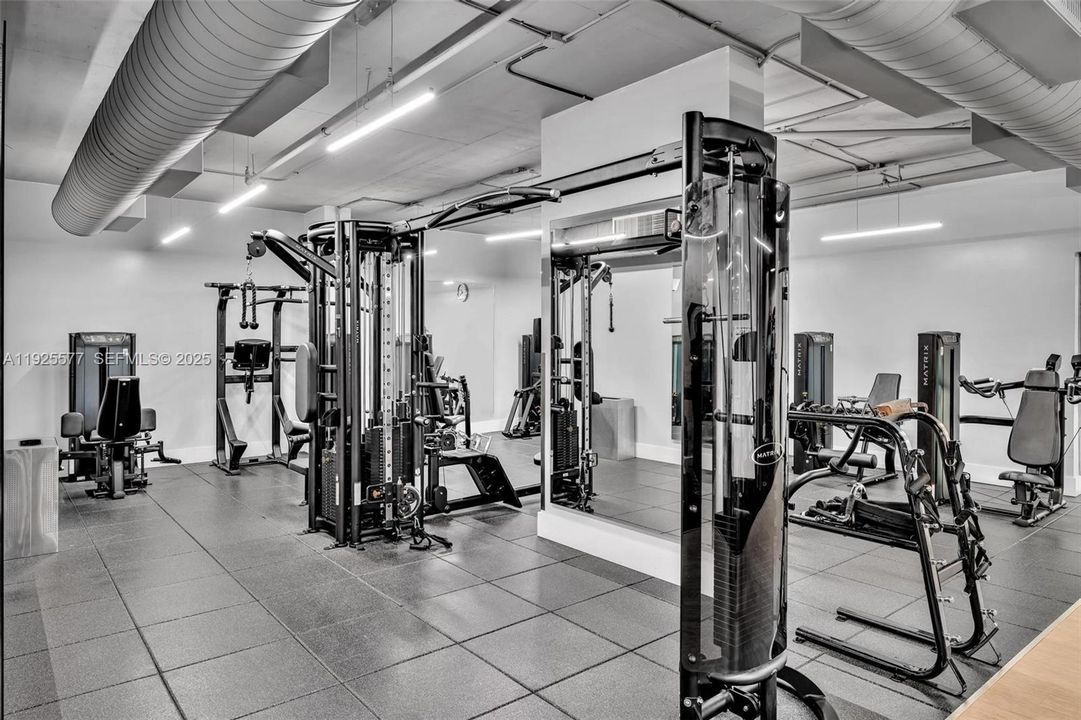 For Sale: $2,500,000 (1 beds, 1 baths, 1064 Square Feet)